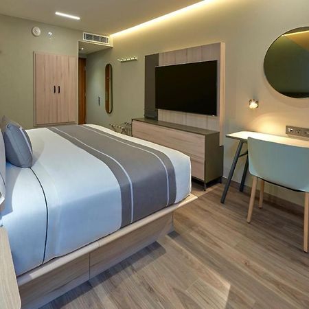 City Express Plus By Marriott Guadalajara Providencia Exterior foto