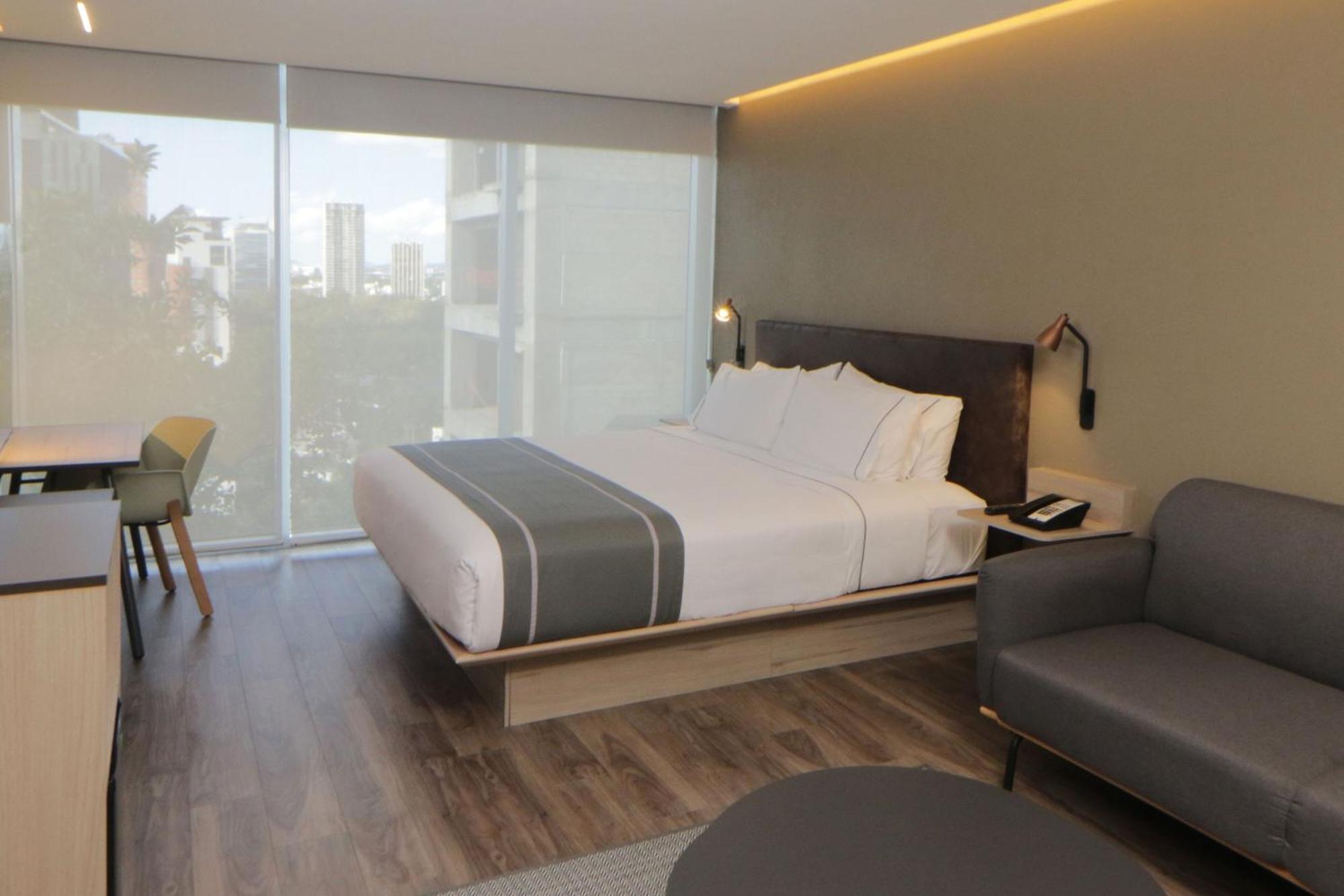 City Express Plus By Marriott Guadalajara Providencia Exterior foto