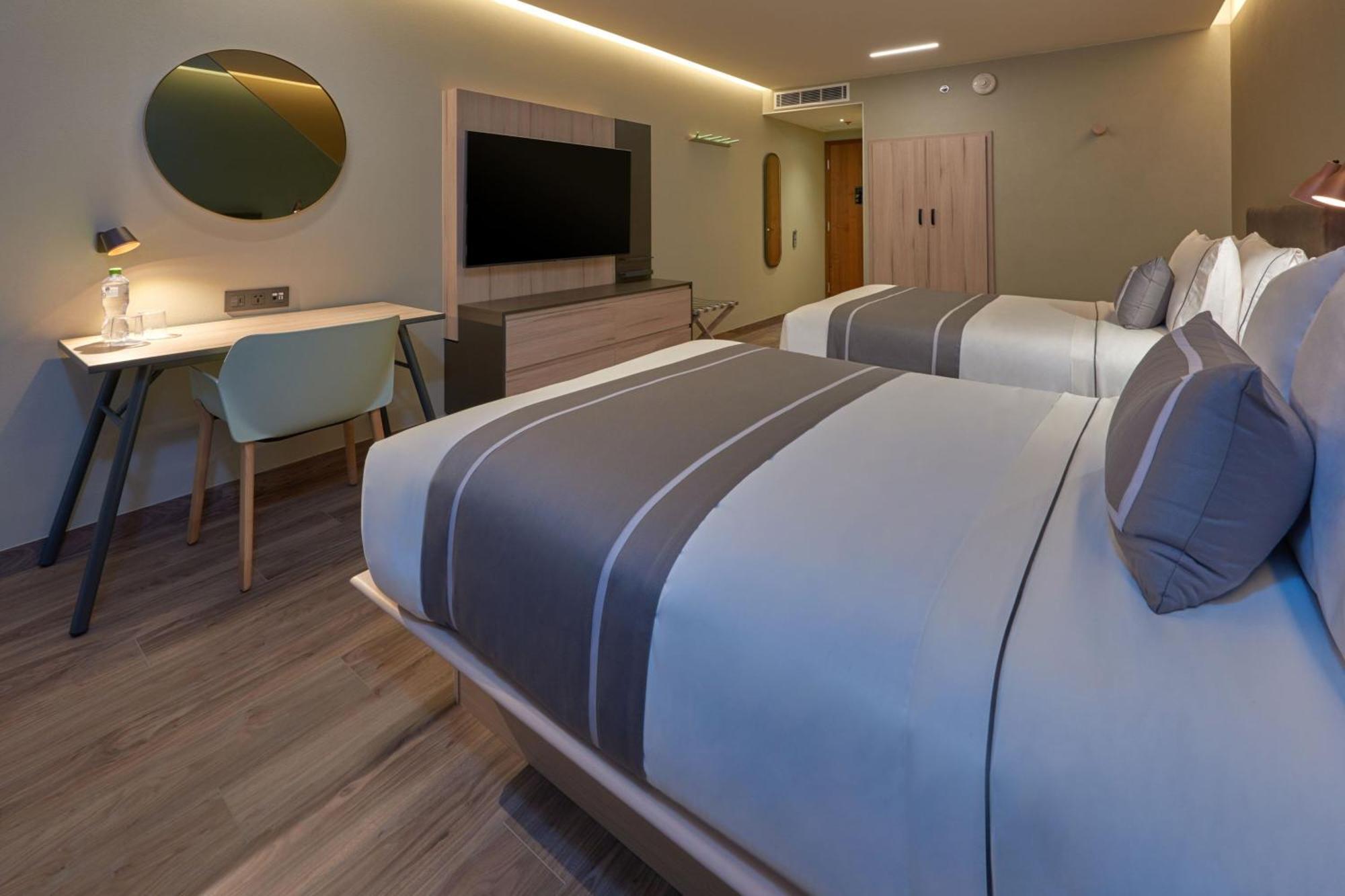 City Express Plus By Marriott Guadalajara Providencia Exterior foto